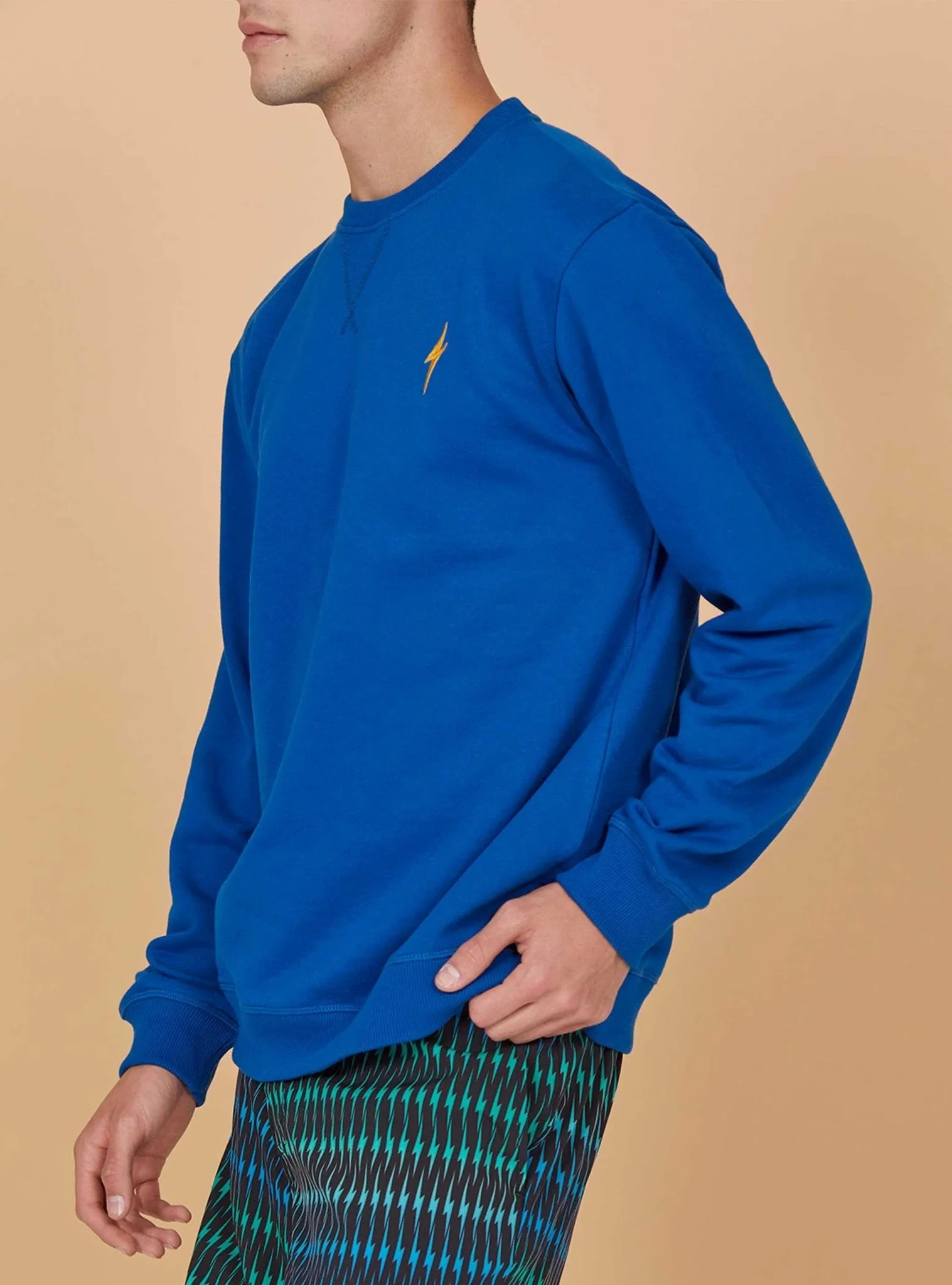 ESSENCIAL FLEECE SWEATSHIRT