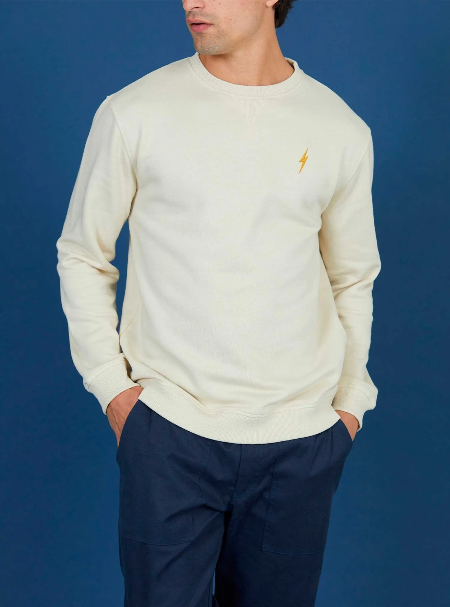 ESSENCIAL FLEECE SWEATSHIRT