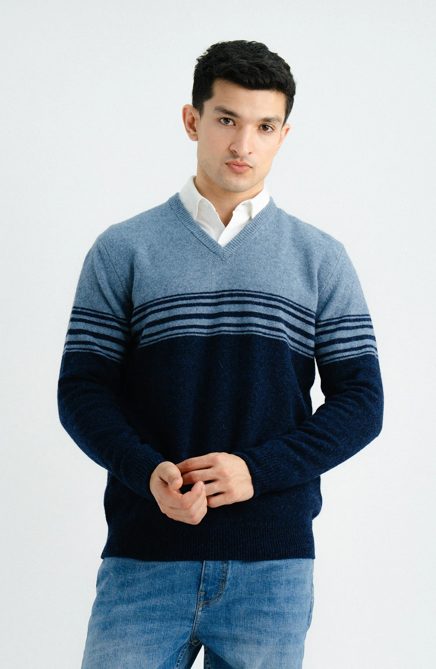 Lambs Wool V-Neck-Full Sleeves