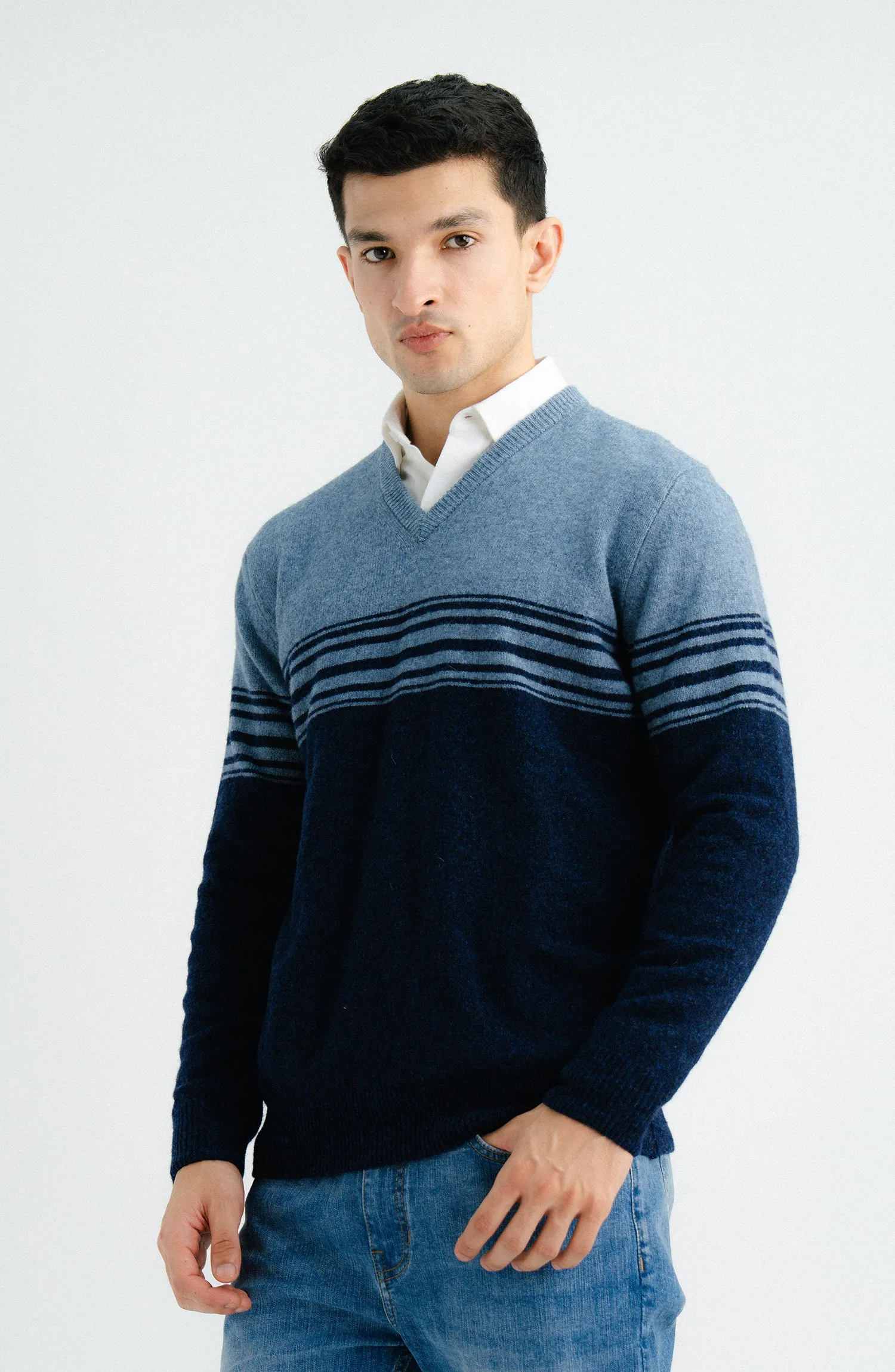 Lambs Wool V-Neck-Full Sleeves